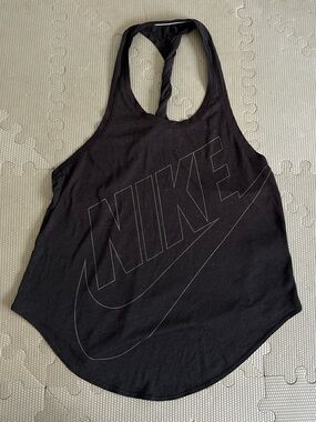 Nike women’s black athletic tank